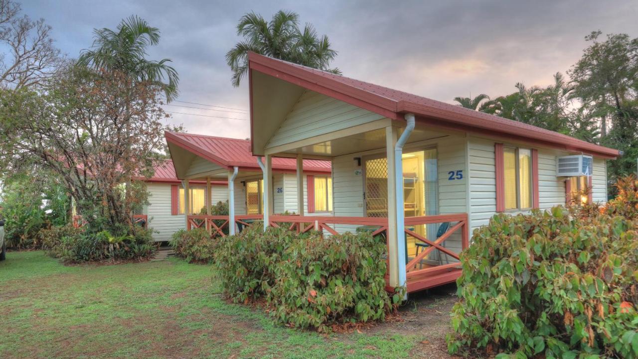 Flying Fish Point Tourist Park Hotel Innisfail Exterior photo