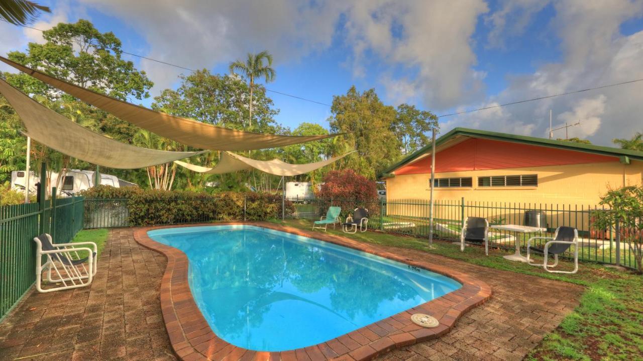 Flying Fish Point Tourist Park Hotel Innisfail Exterior photo