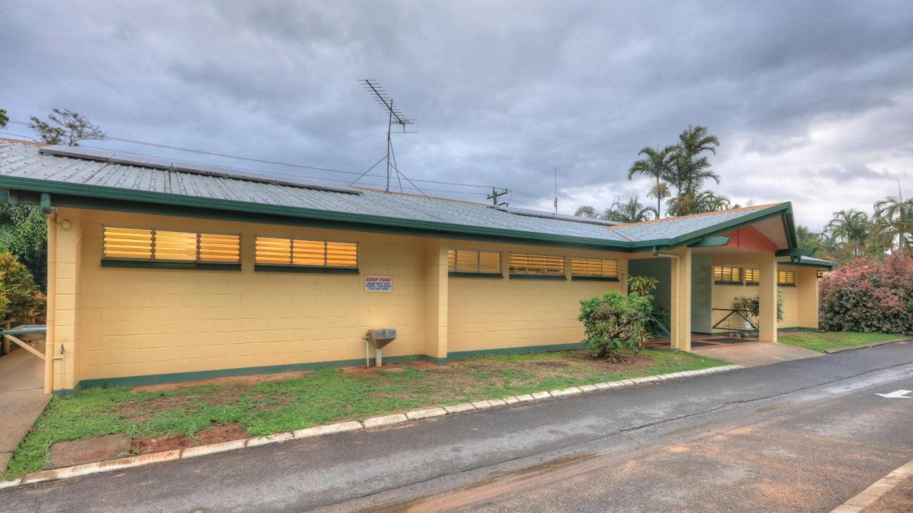 Flying Fish Point Tourist Park Hotel Innisfail Exterior photo