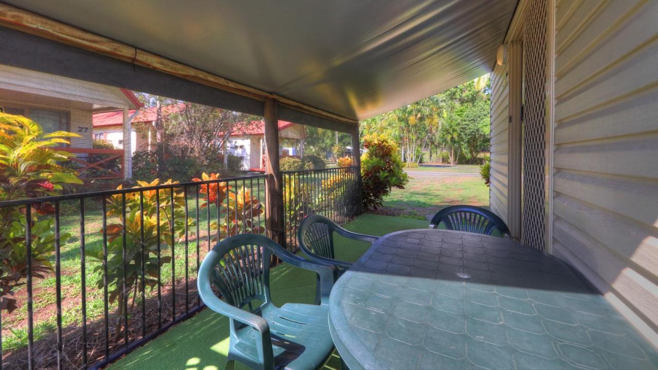 Flying Fish Point Tourist Park Hotel Innisfail Exterior photo